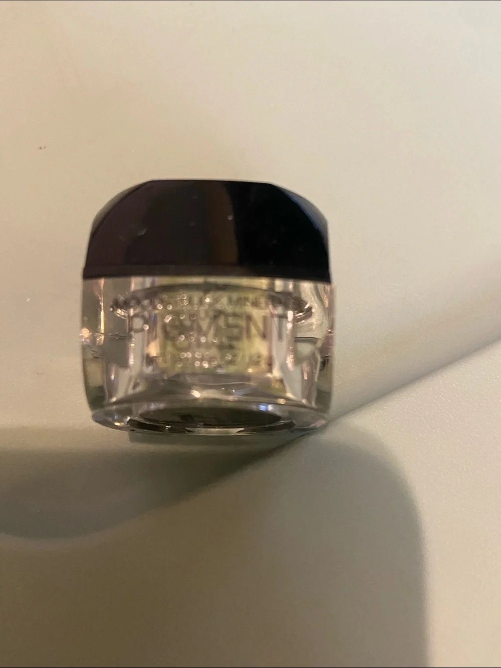 Younique Loose Pigment Eyeshadow - Famous Shimmery Green